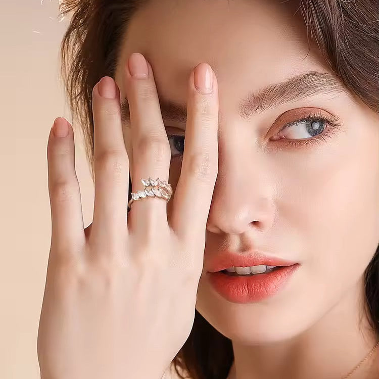 The Elaria Ring